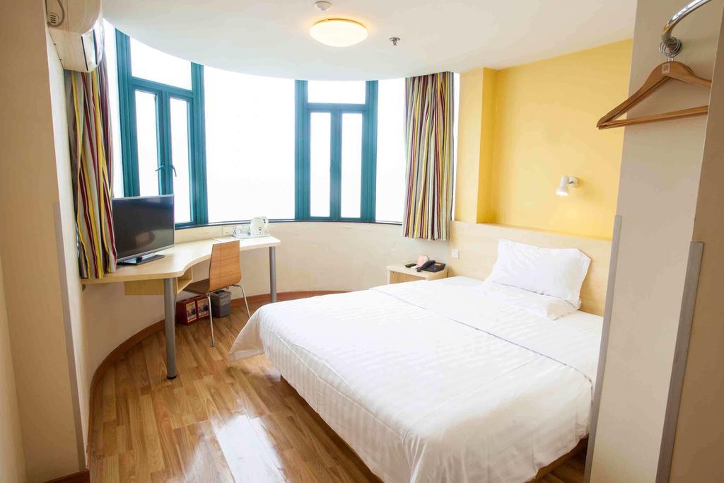7Days Inn Heyuan Cultrual Palace Renren Le الغرفة الصورة